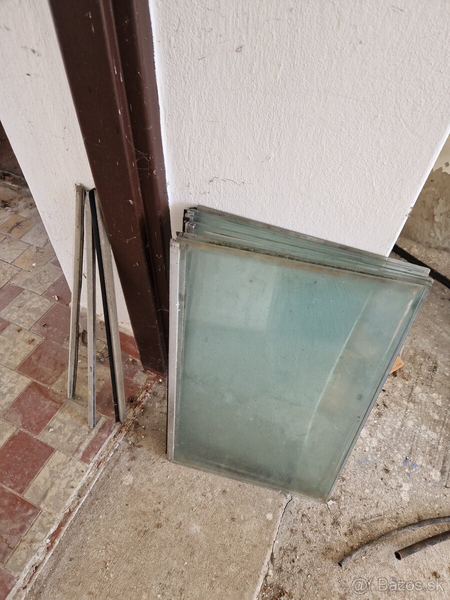 Multicar M25 bočné sklo zadne sklo - 3