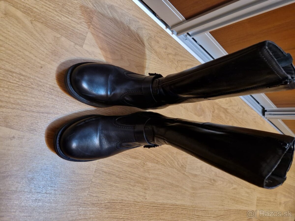 Dievcenske čizmy - 3