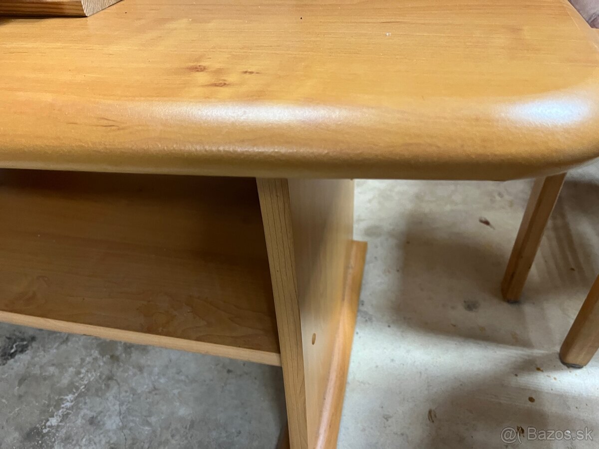 Stolík - 3