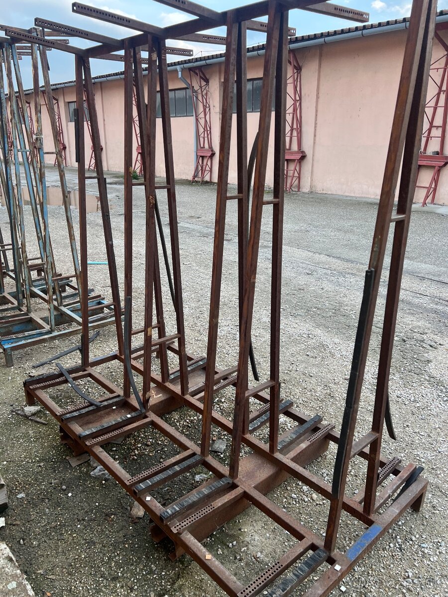 Stojan na sklá alebo okná. - 3