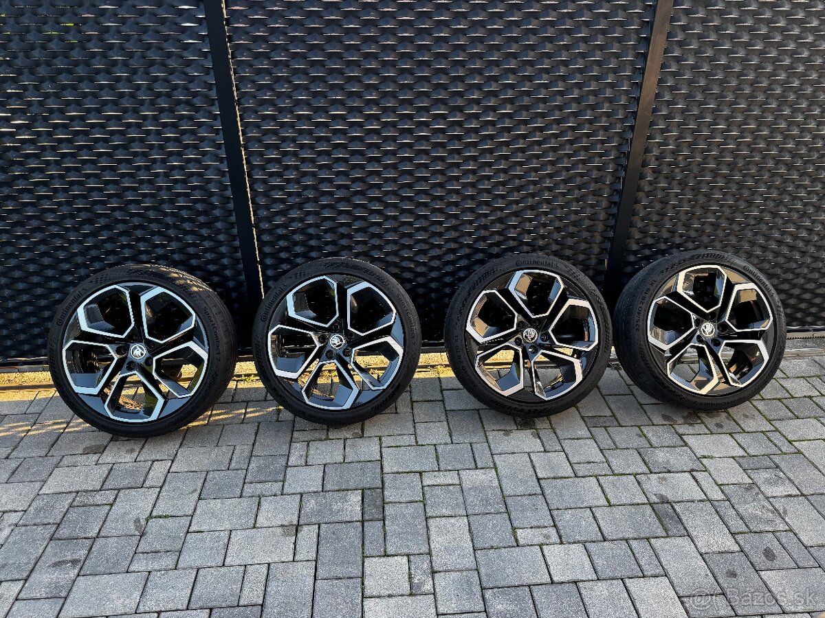 R19 Skoda Octavia RS nové elektróny komplet letná sada - 3