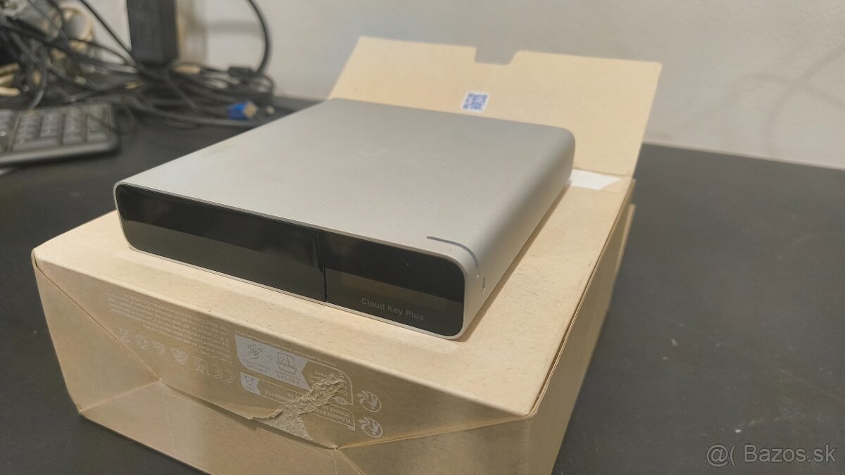 Ubiquiti UCK-G2-PLUS - 3