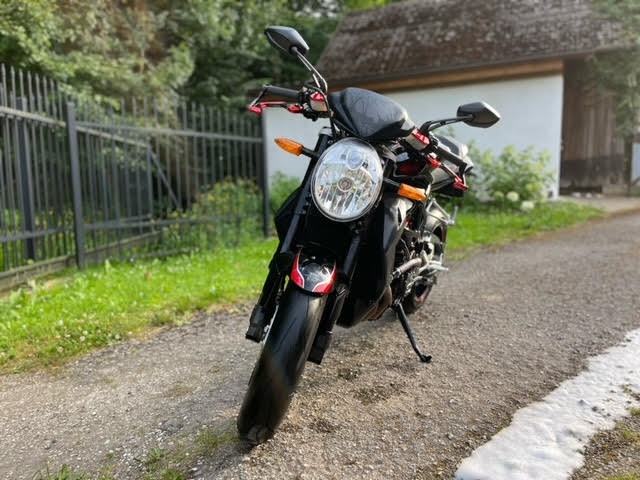 MV Agusta Brutale 1090R - 3