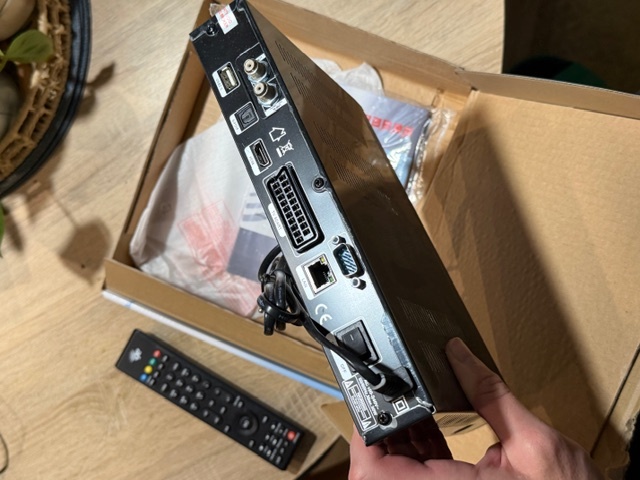 Digitálny prijímač CryptoBox 650HD - 3