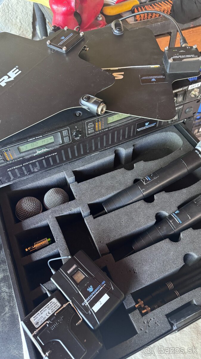 Predám profesionálny bezdrôtový mikrofónny systém Shure UHF - 3