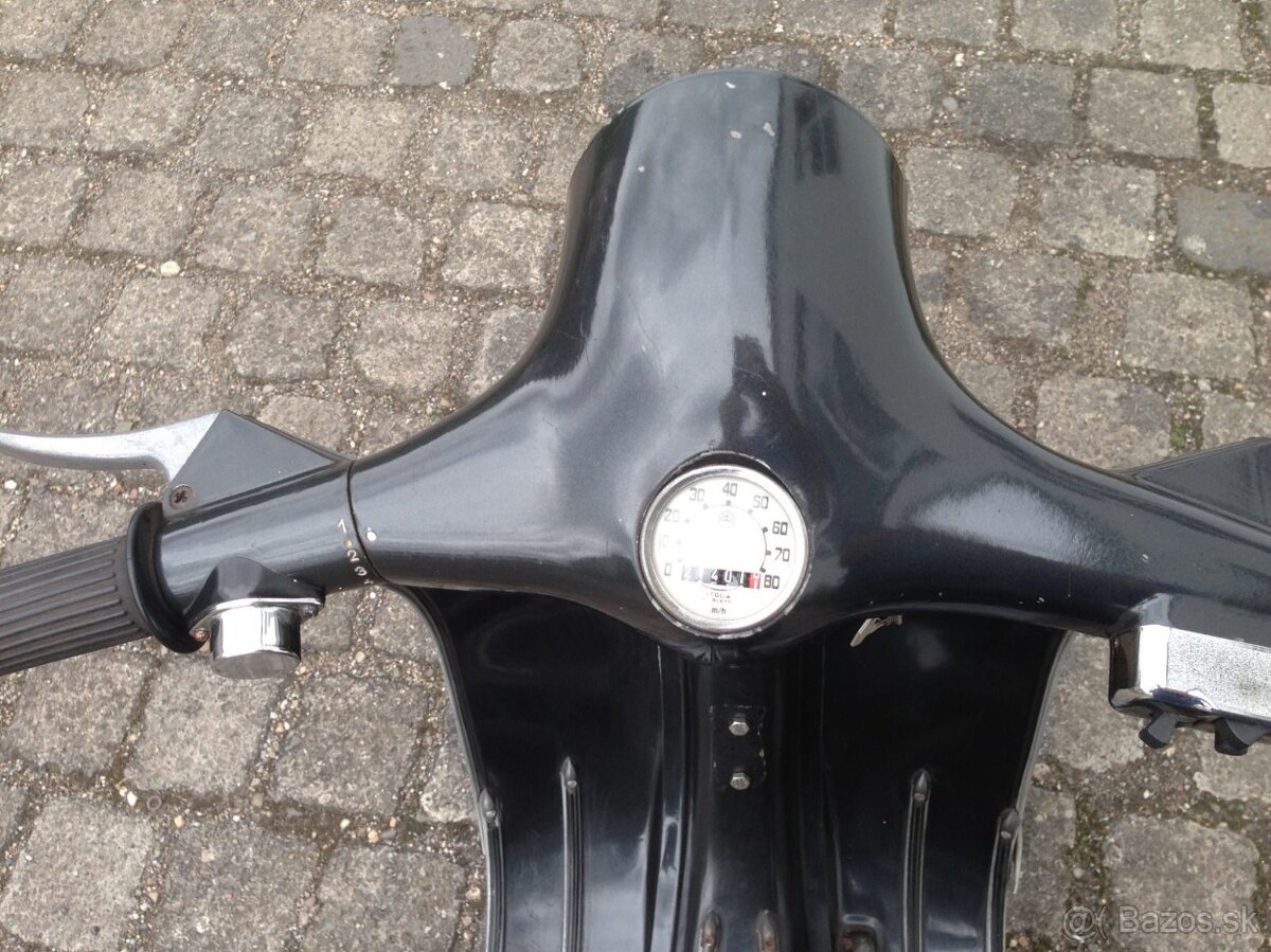 Vespa 50 s okrúhlym riadidlom Piaggio – jubilejná reedícia - 3