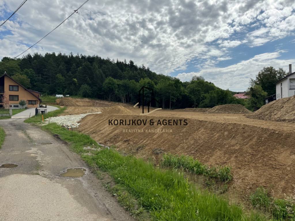 PREDAJ, Stavebné pozemky Gruzovce, 5 min do HE - 3