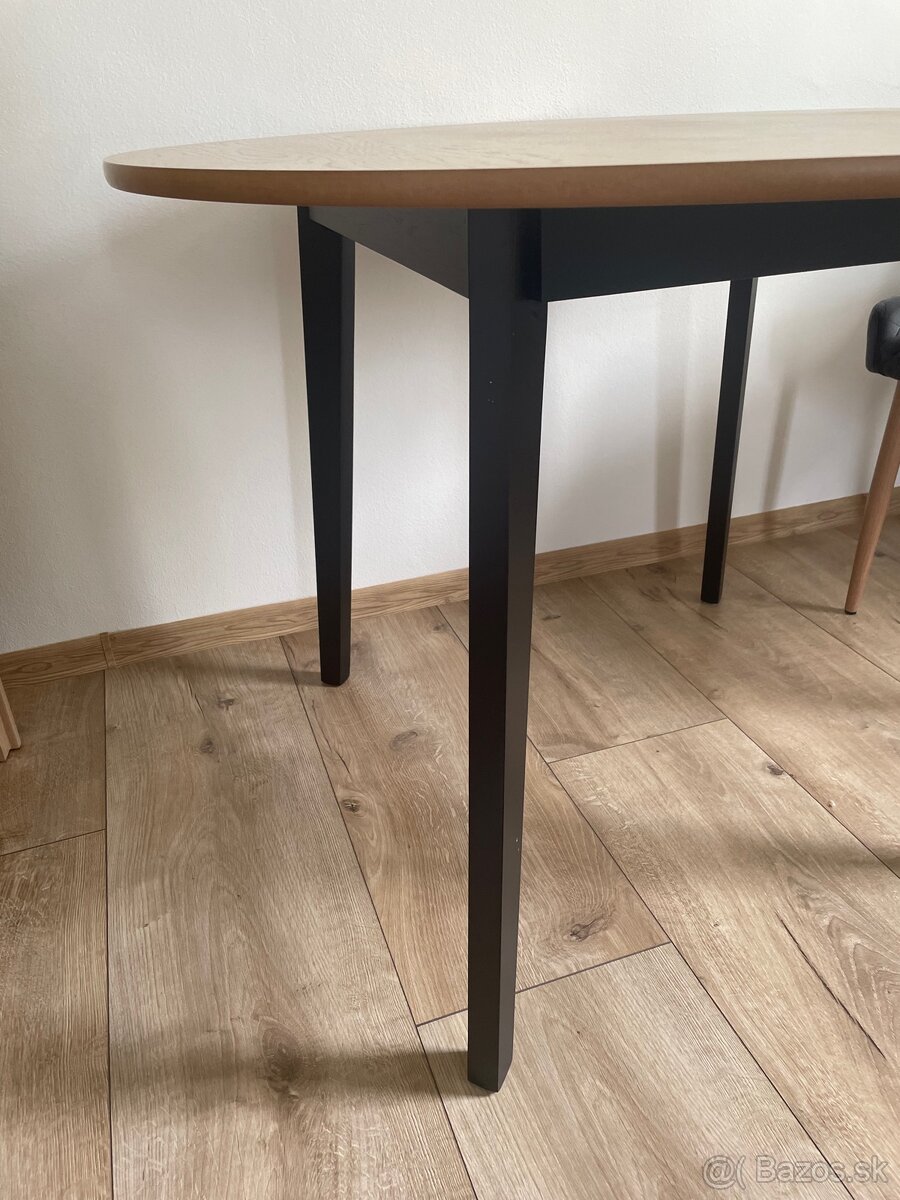 Jedálenský okrúhly stôl Jegind - 3