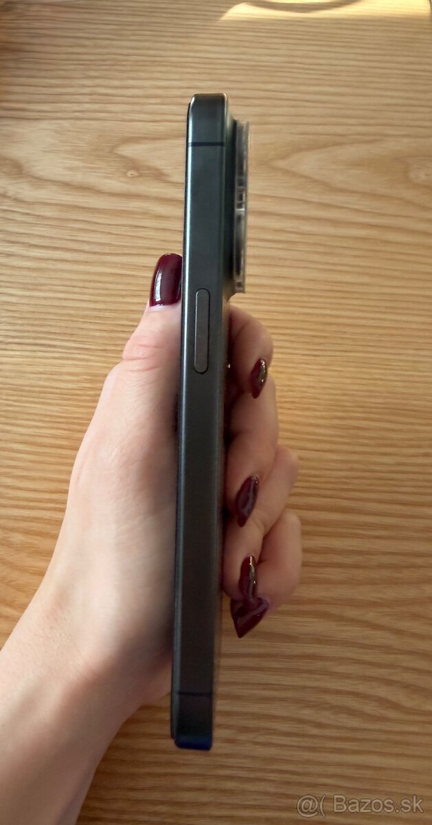 iPhone 15 Pro 256GB - 3