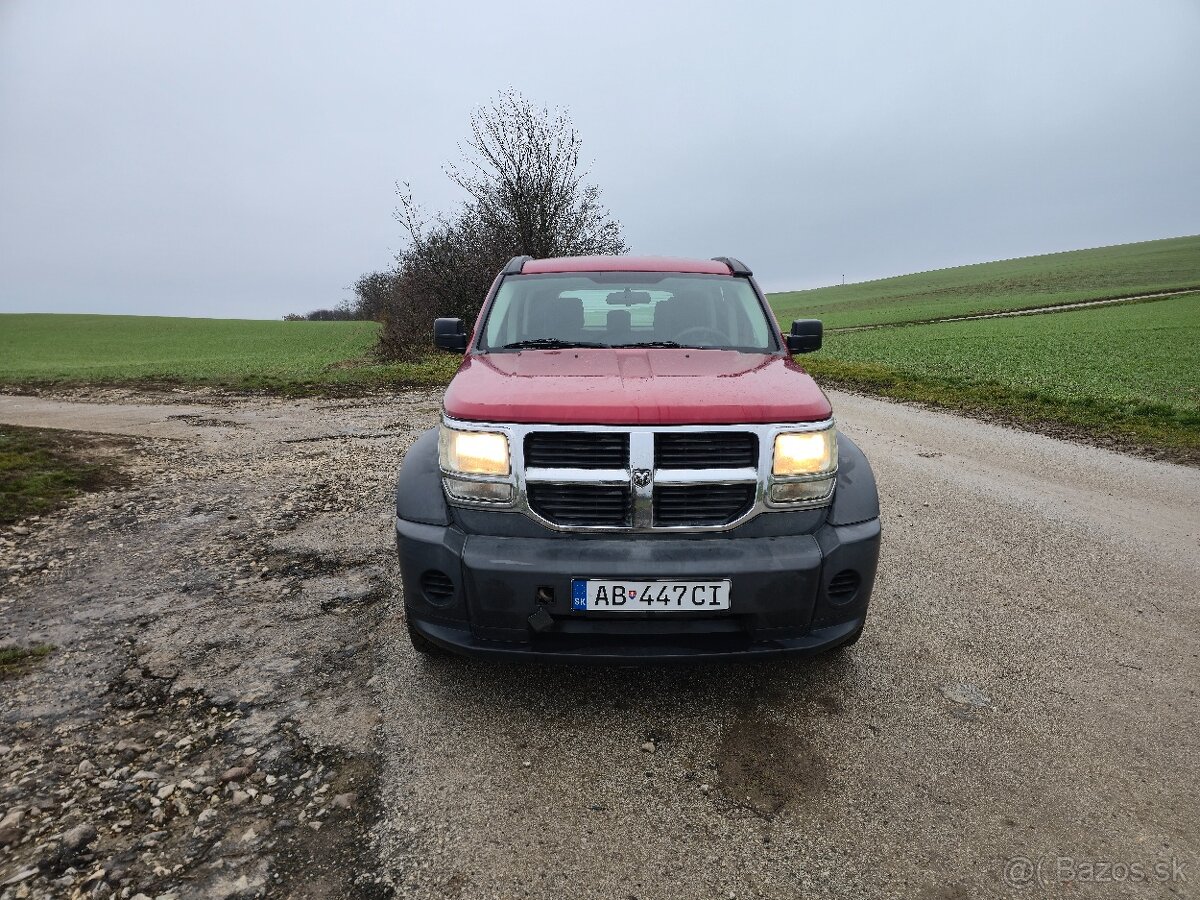 Predám Dodge Nitro, rok 2009 automat - 3