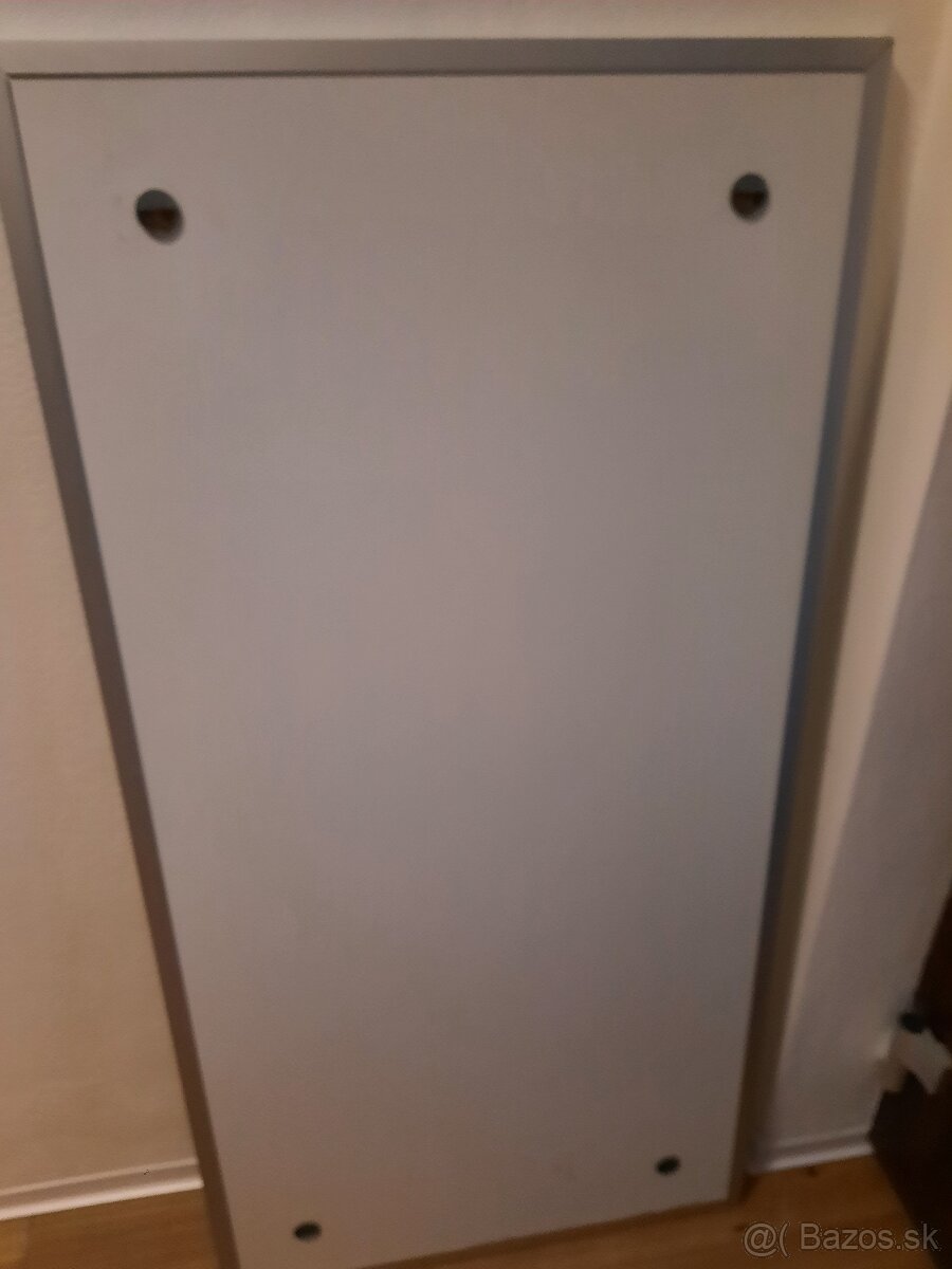 Predám zrkadlo v striebornom prevedení rozmer 129x64cm - 3