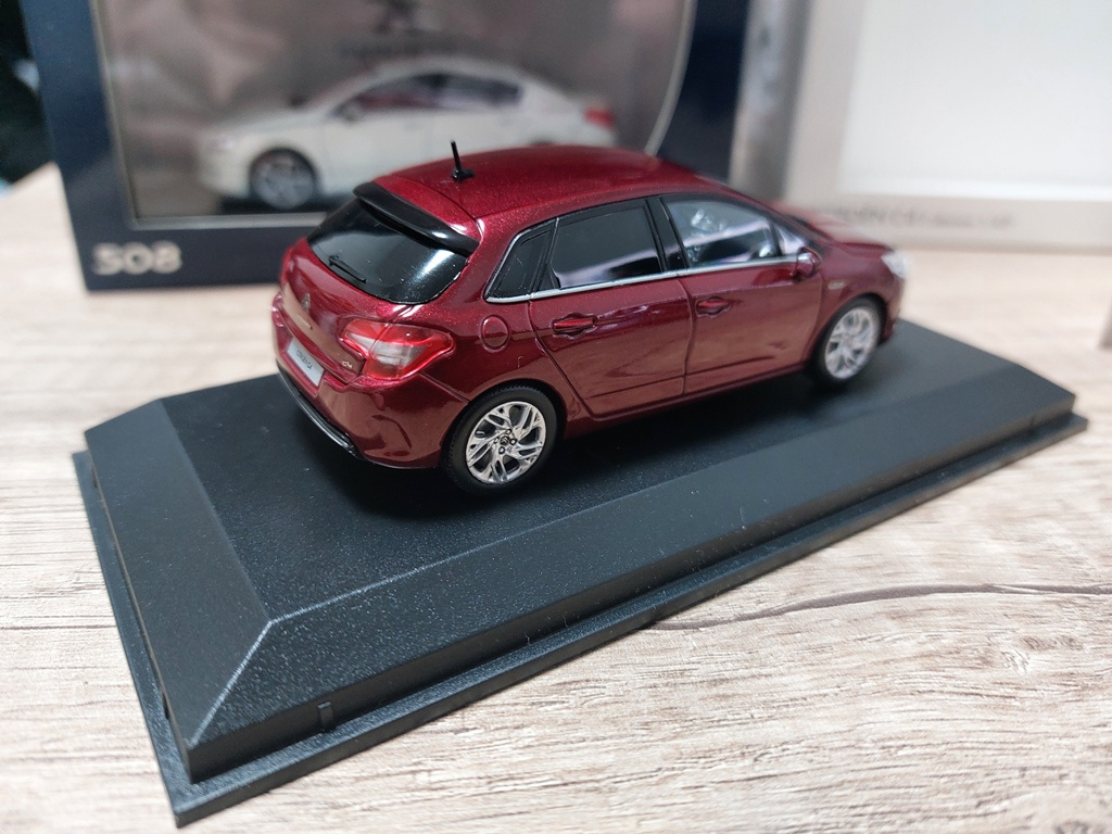 Model auta Citroen C4 facelift 1:43 Norev - 3