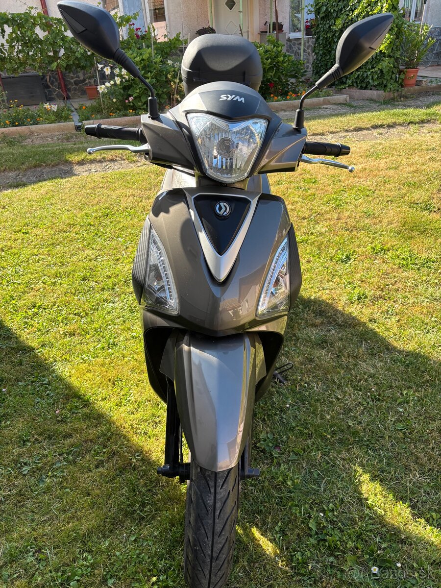 Skúter Sym Symphony ST 125 - 3