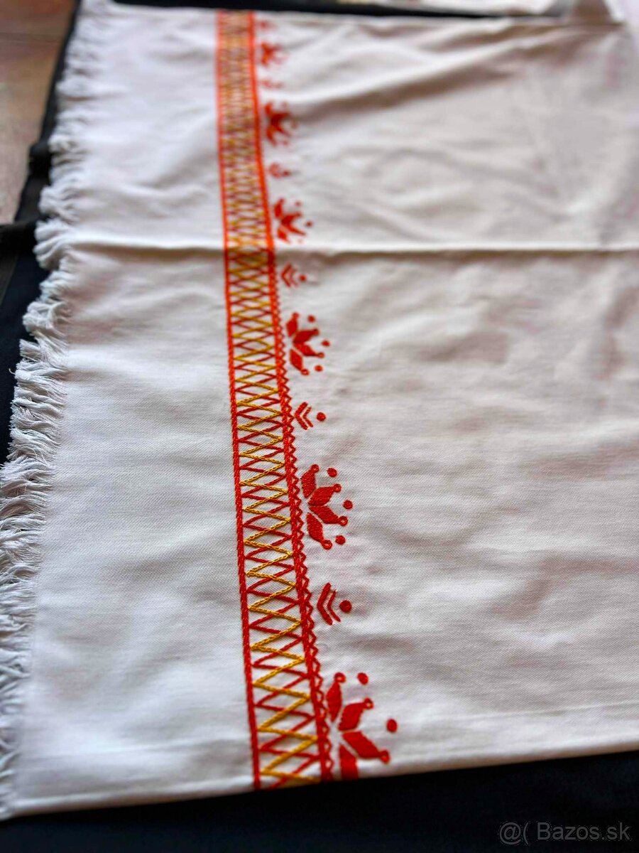 Detviansky HOLOPUPKÁRSKY kroj - 3