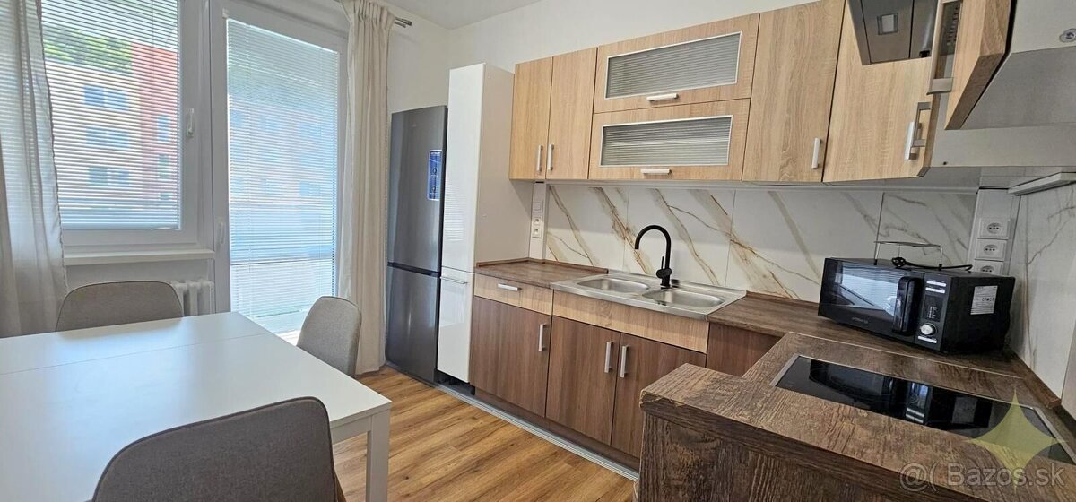 PREDAJ: Slnečný 3-izbový byt s loggiou na sídlisku Šípok, Pa - 3