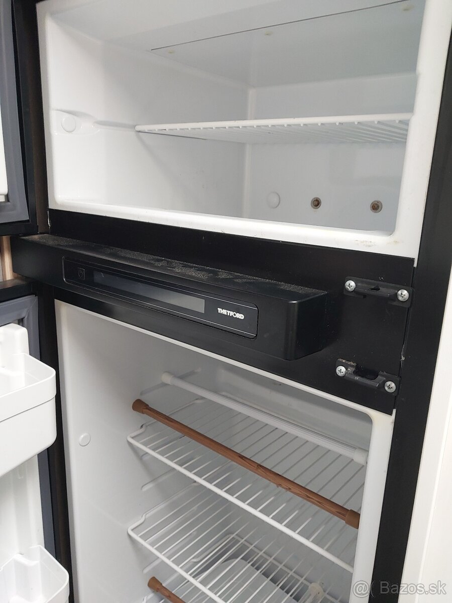 Preám chladničku Thethford - 3