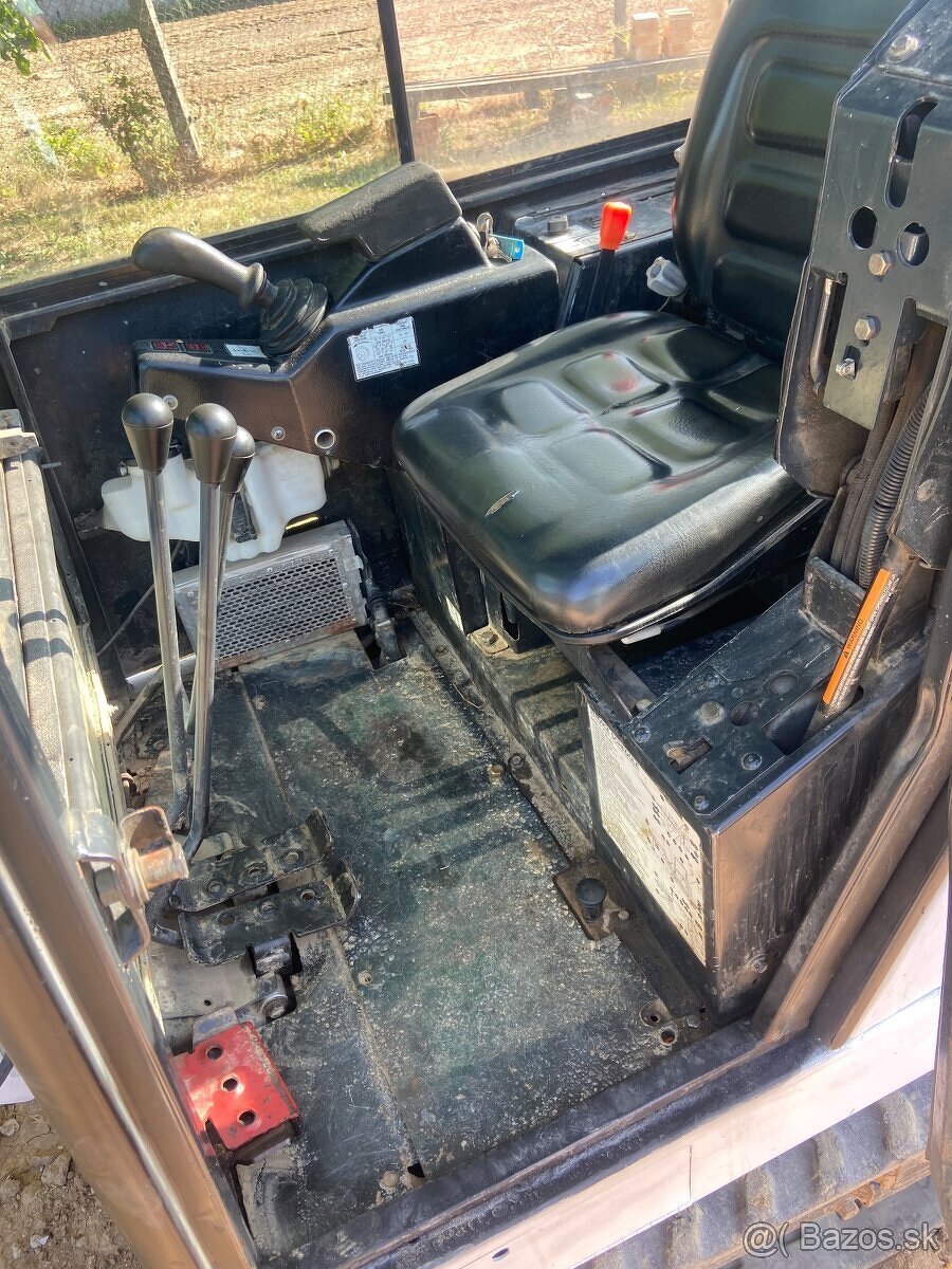 Mini bager Bobcat 320 - 3
