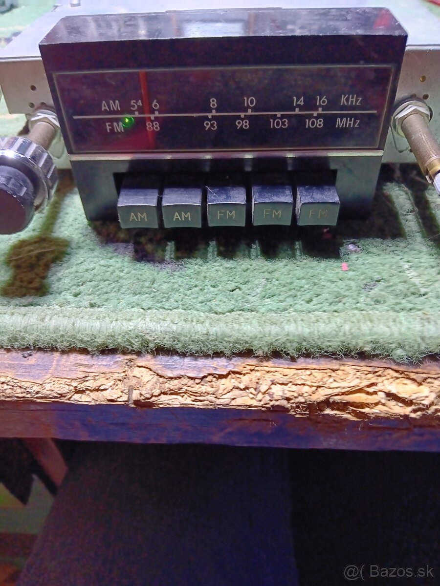 Predam stare autoradia. - 3