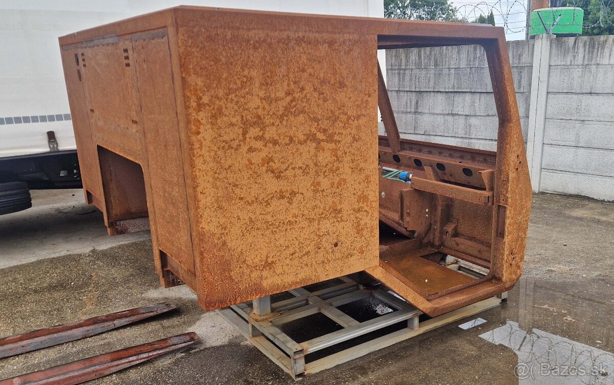 Predám skelet kabíny na Tatra 815-7 - 3