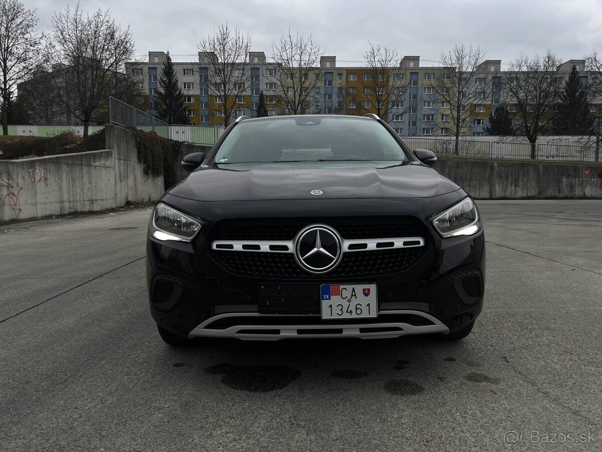 Mercedes Benz GLA180 A/T - 3