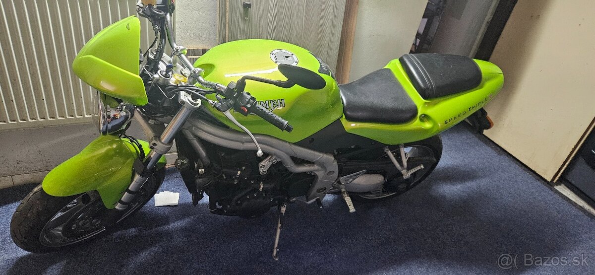 Triumph SpeedTriple 955i - 3