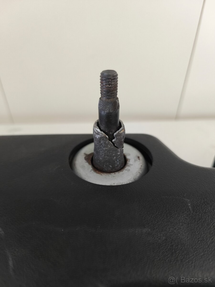 Motorček zadného stierača - 3