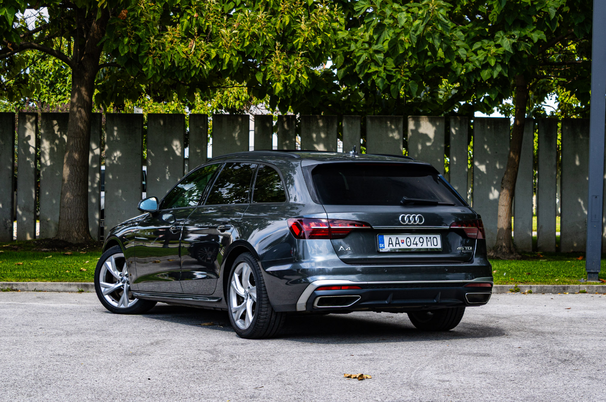 Audi A4 Avant 45 3.0 TDI S line quattro tiptronic / TOP STAV - 3