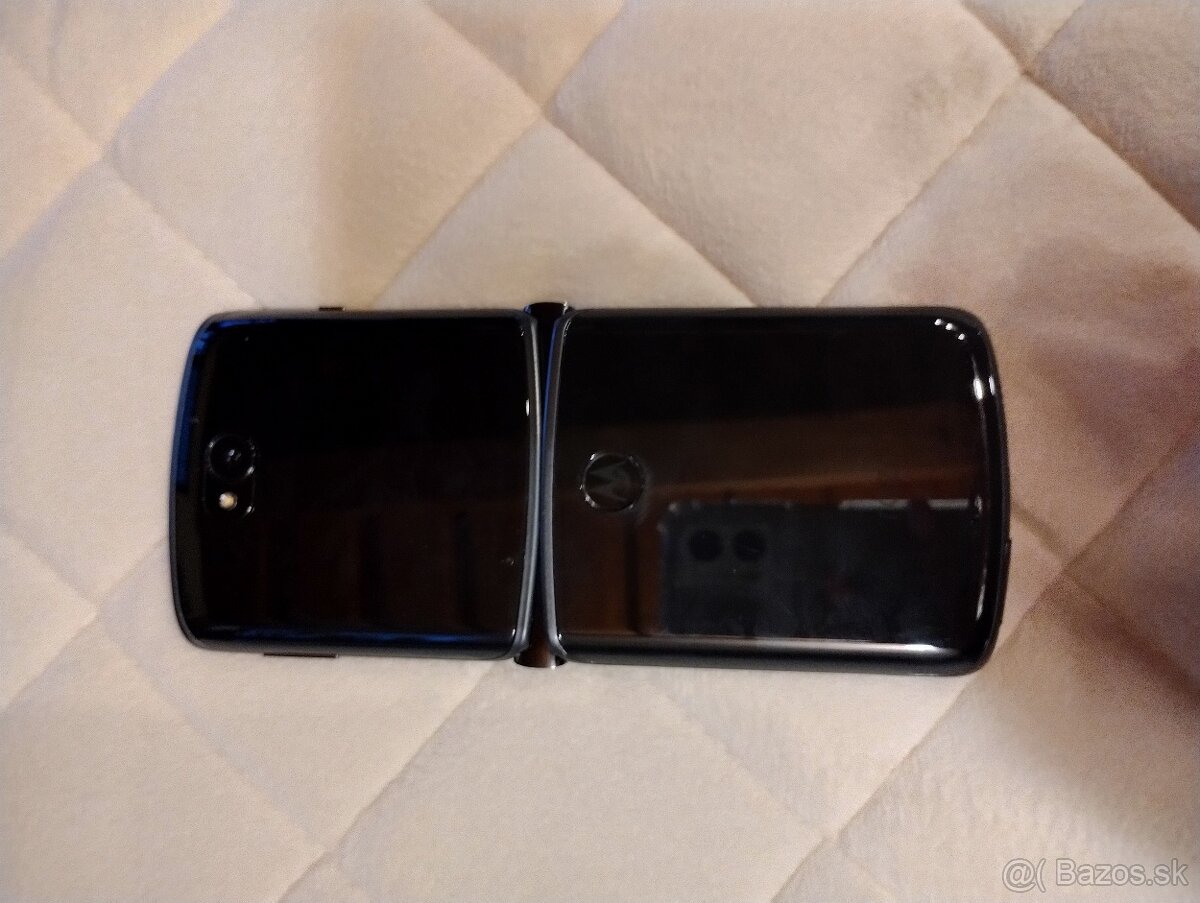 Motorola razr 5g - 3