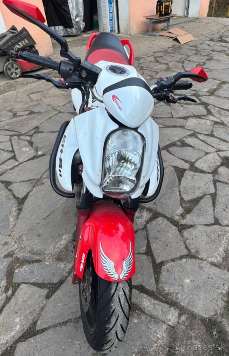 Kawasaki ER 6N - 3