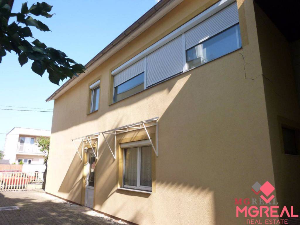 Podnikanie - bývanie - 2x dom Topoľčany - 3