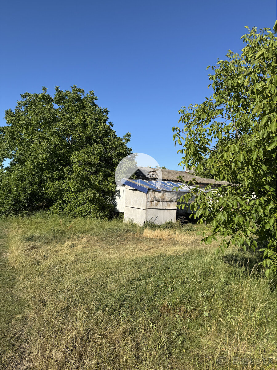 Reality KOMPLEX s.r.o. Vám ponúka NA PREDAJ stavebný pozemok - 3
