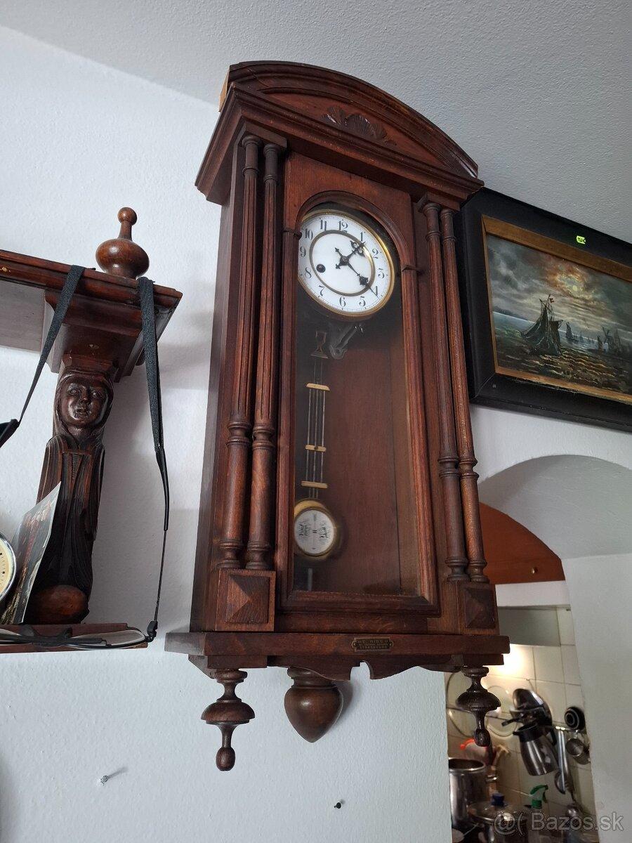 Predám funkčné starožitné nástenné stlpikové hodiny Junghans - 3