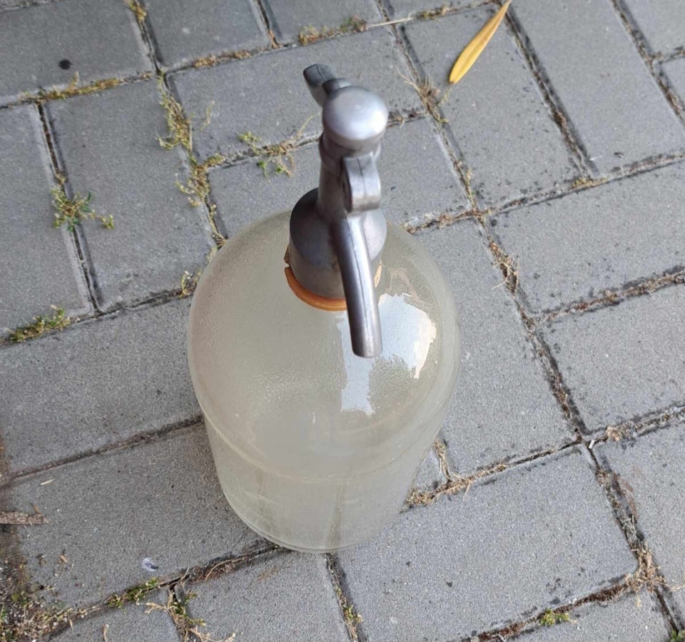 Stará fľaša na sódu - 3