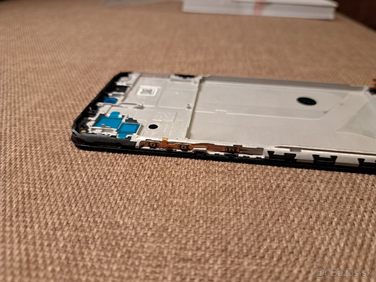 Redmi Note 10 AMOLED display - 3