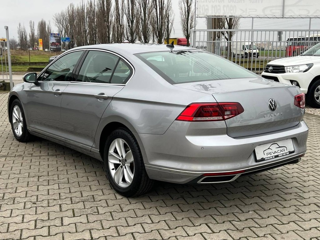 Volkswagen Passat 2.0 TDI Elegance DSG - 3