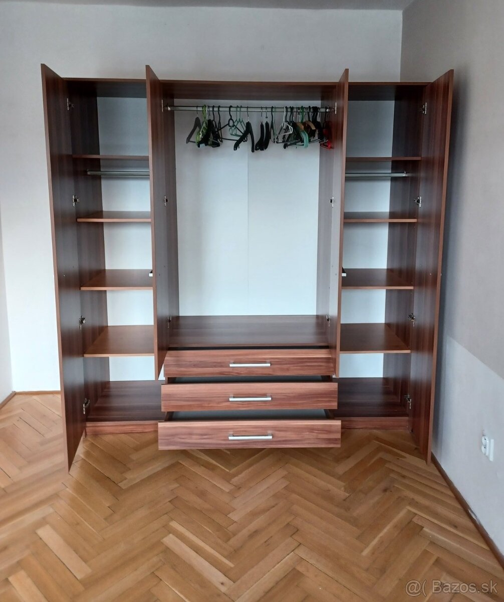 Veľká šatníková skriňa - 3