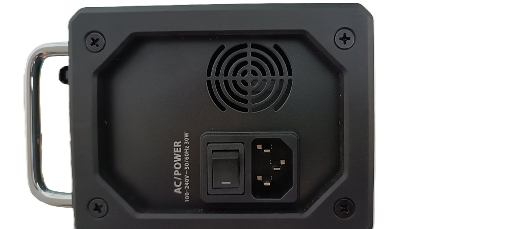 Predám Behringer X AIR12 - 3