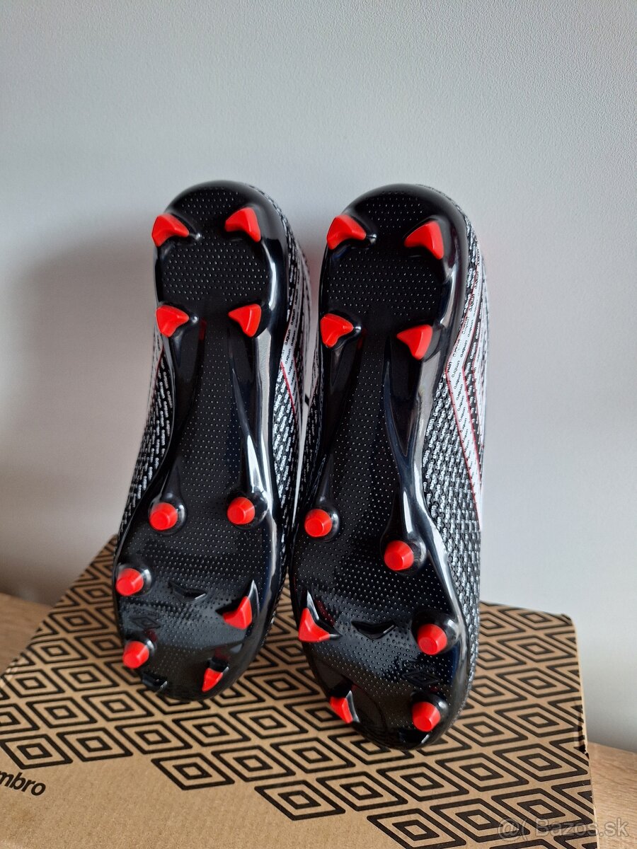 UMBRO AURORA II LO FG (41) - 3