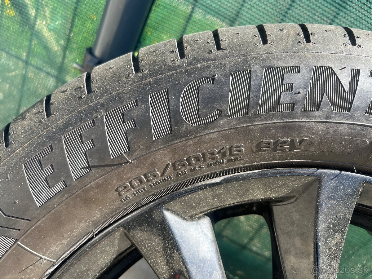 205/60/16 Goodyear letná sada bez diskov. - 3