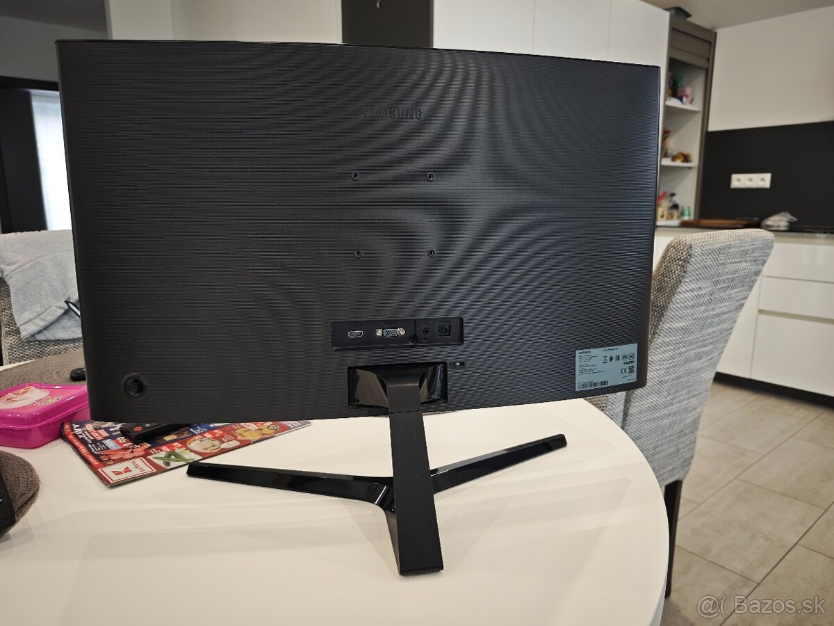 27" Samsung C27F396 - 3