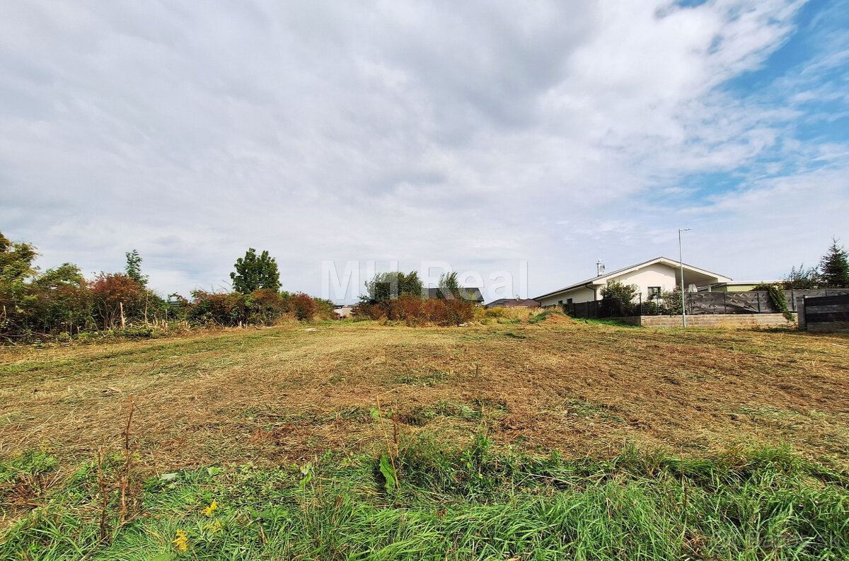 VAJKOVCE - pekný stavebný pozemok o výmere 898 m2 - 3