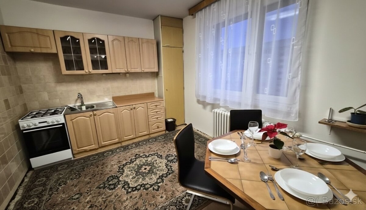 Prenajmem 1 izbovy byt - 3