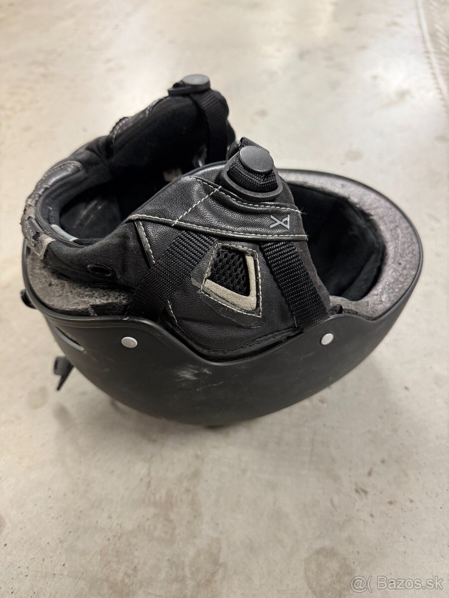 Helma Annon Striker cierna - L - 3