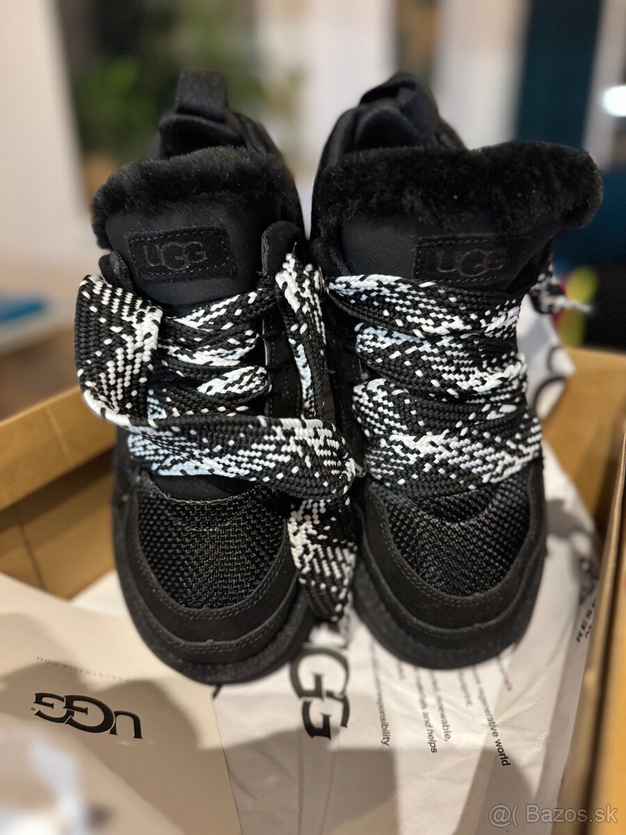 UGG lowmel cierne v.39 Skladom - 3