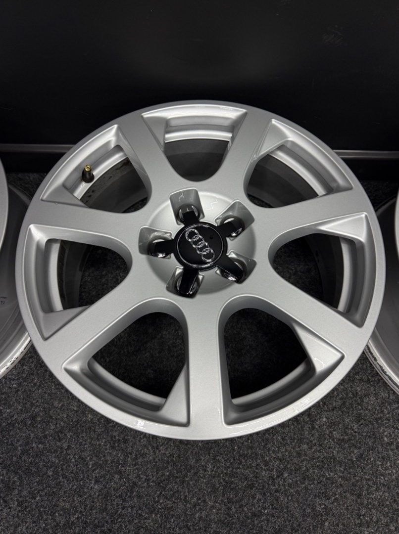 Alu AUDI Q5 5x112 17” 8R0601025E - 3