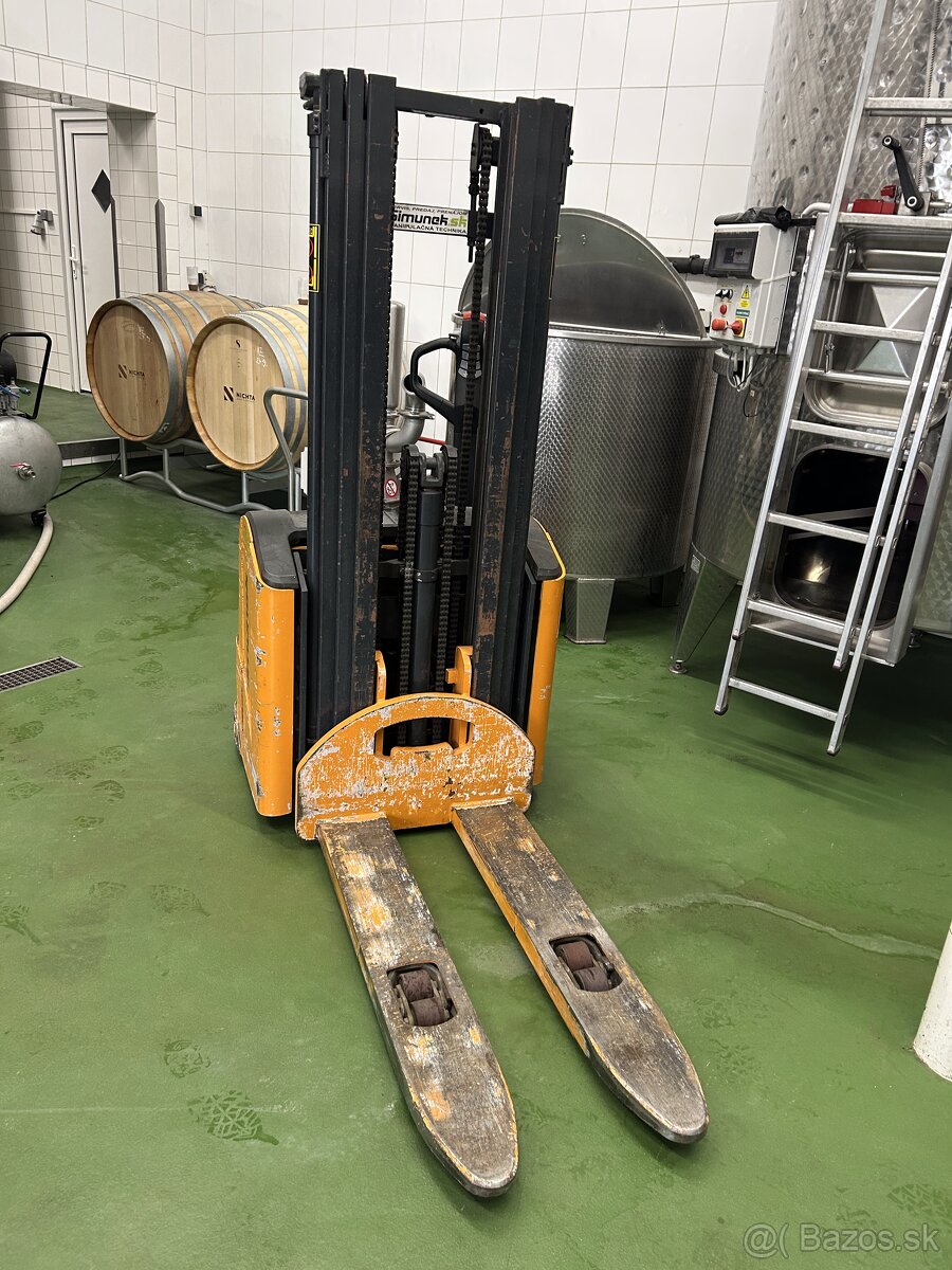 Ručne vedený el.vysokozdvižný vozík - 3