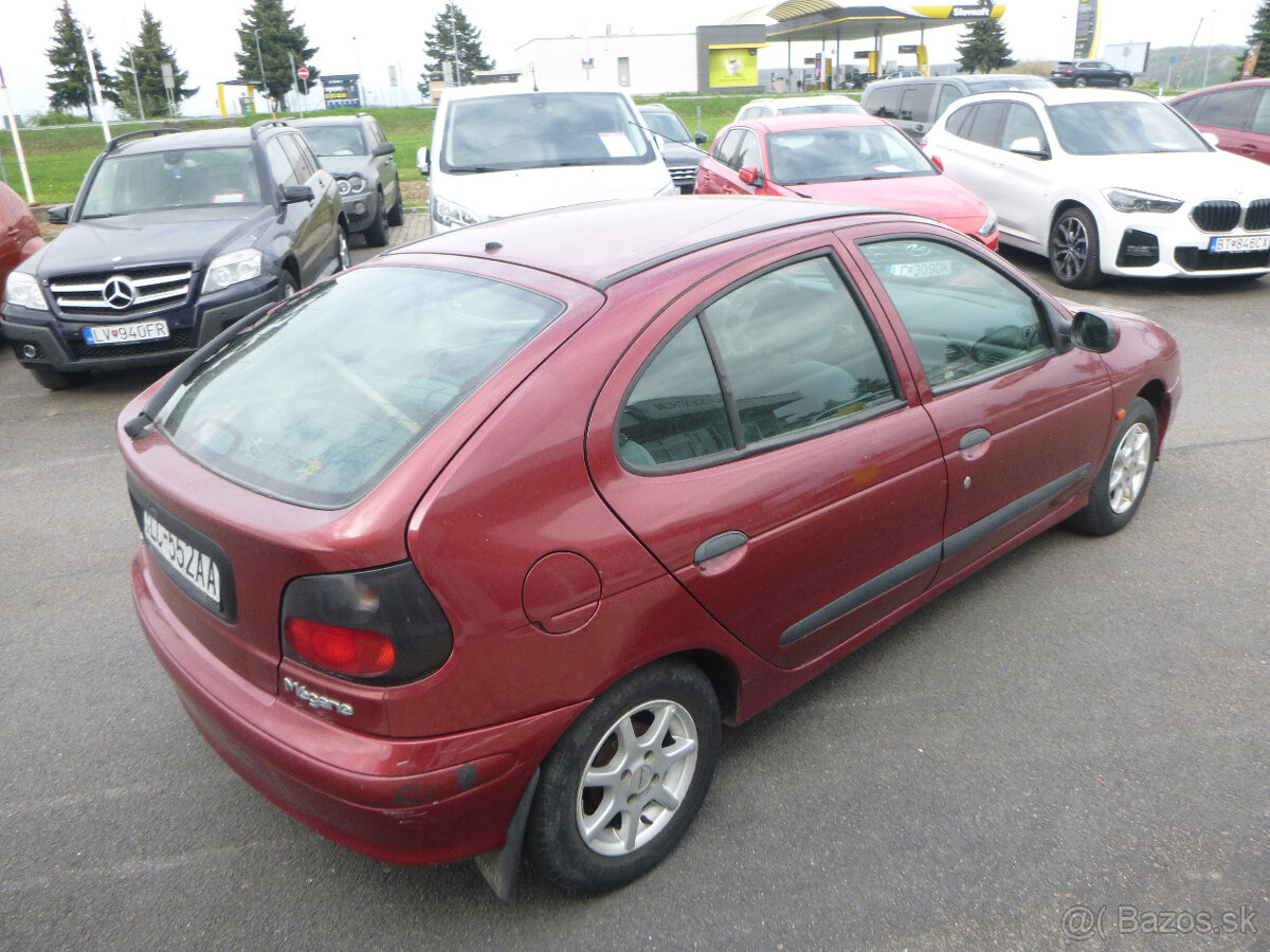 Renault megane 1,4i 1997 - 3