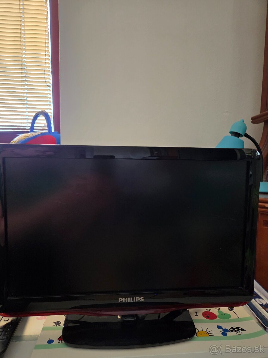 Predám LCD televízor Philips 48cm 19" - 3
