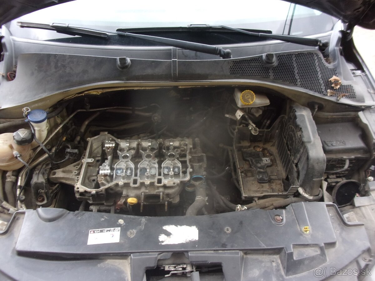 PEUGEOT 301 2014 1,2Í - 3