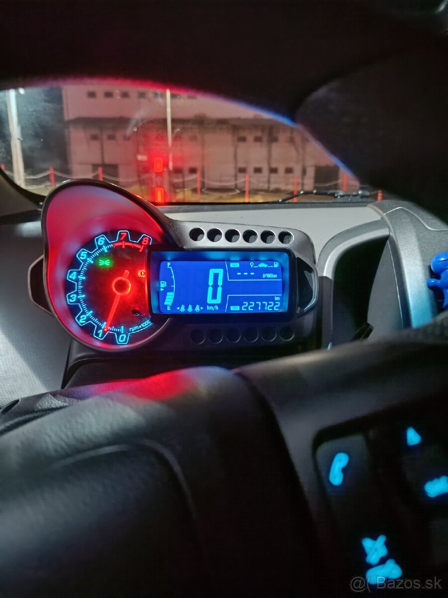 Chevrolet aveo 1.2 benzín 63 kw 2011 - 3